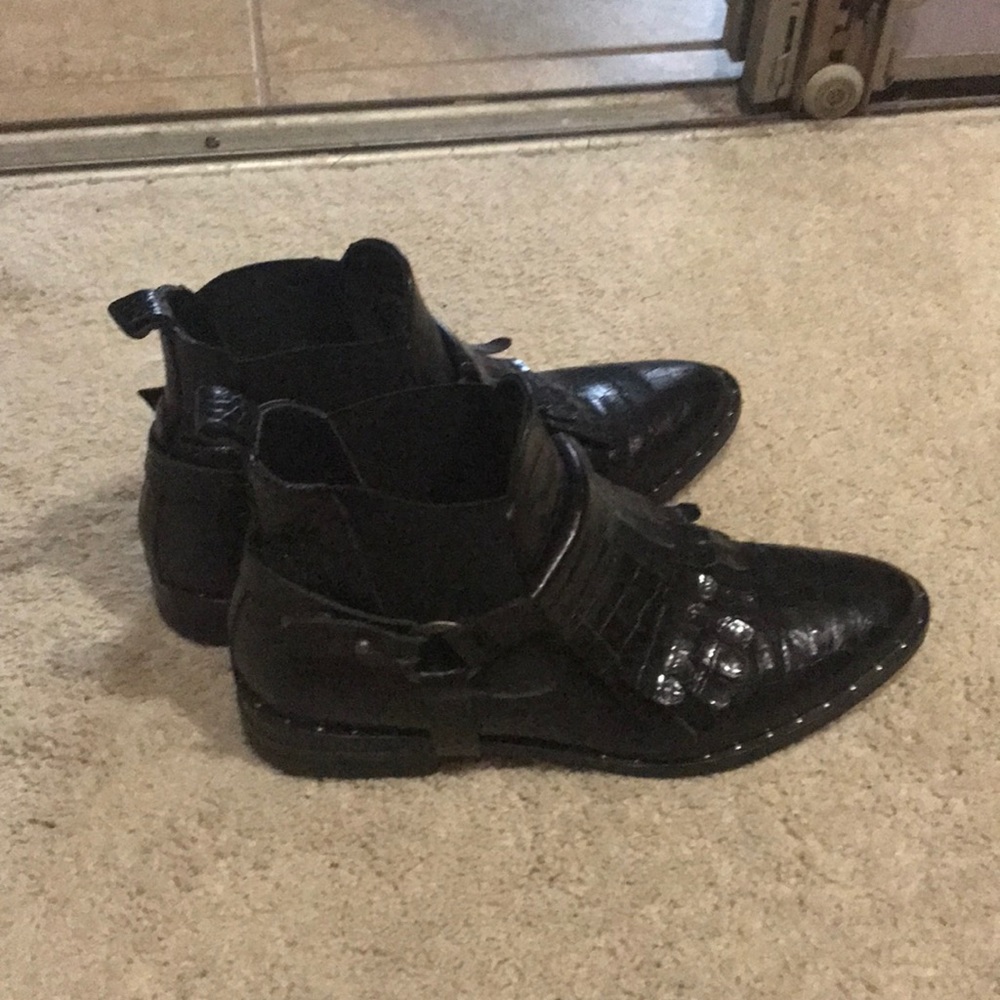 Freda Salvador Black Ankle Boots Size 7